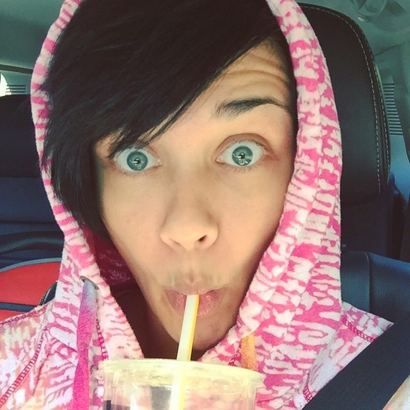 Meet your Posher, Sarah - Picture 1 of 1